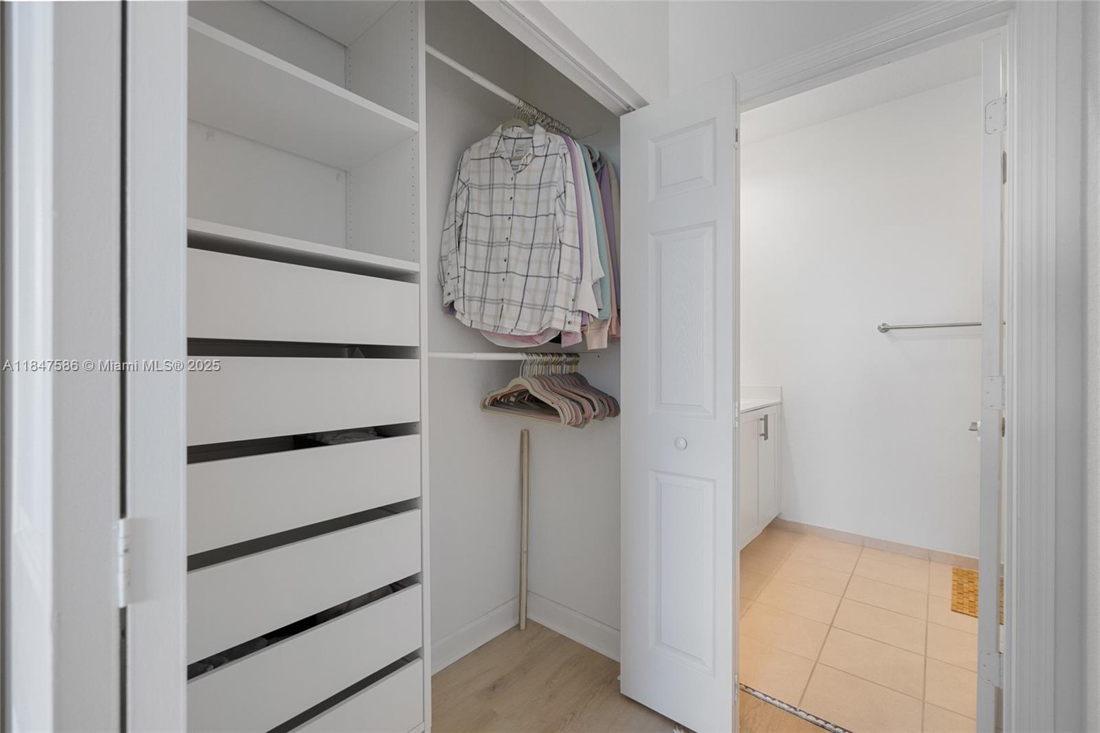 STELLAR PEMBROKE PINES - Residential Lease