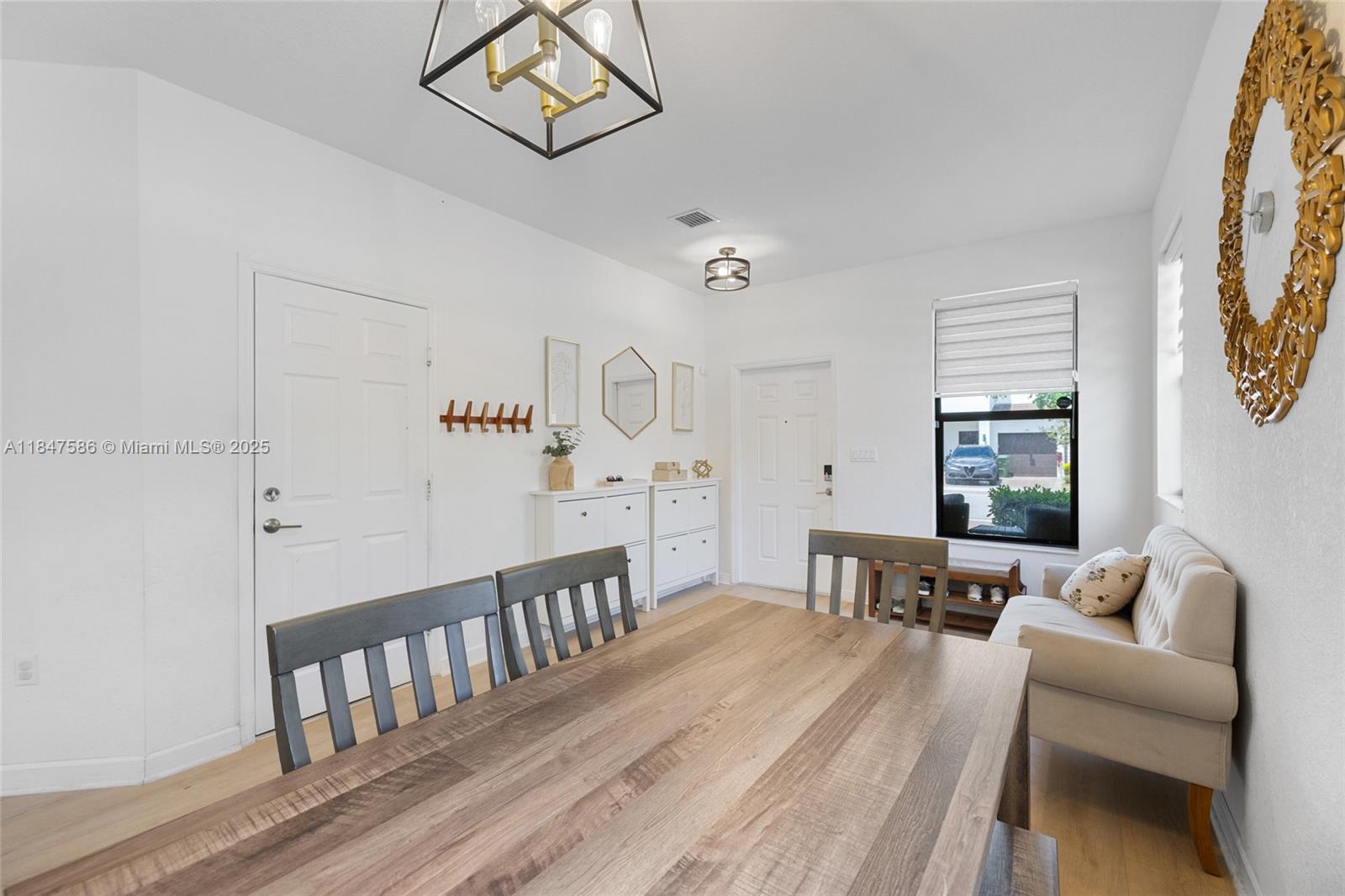 STELLAR PEMBROKE PINES - Residential Lease