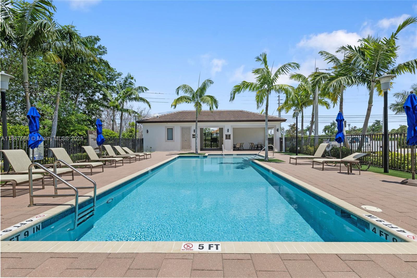 STELLAR PEMBROKE PINES - Residential Lease