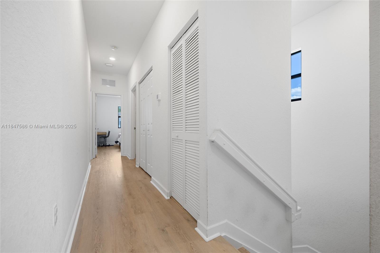 STELLAR PEMBROKE PINES - Residential Lease