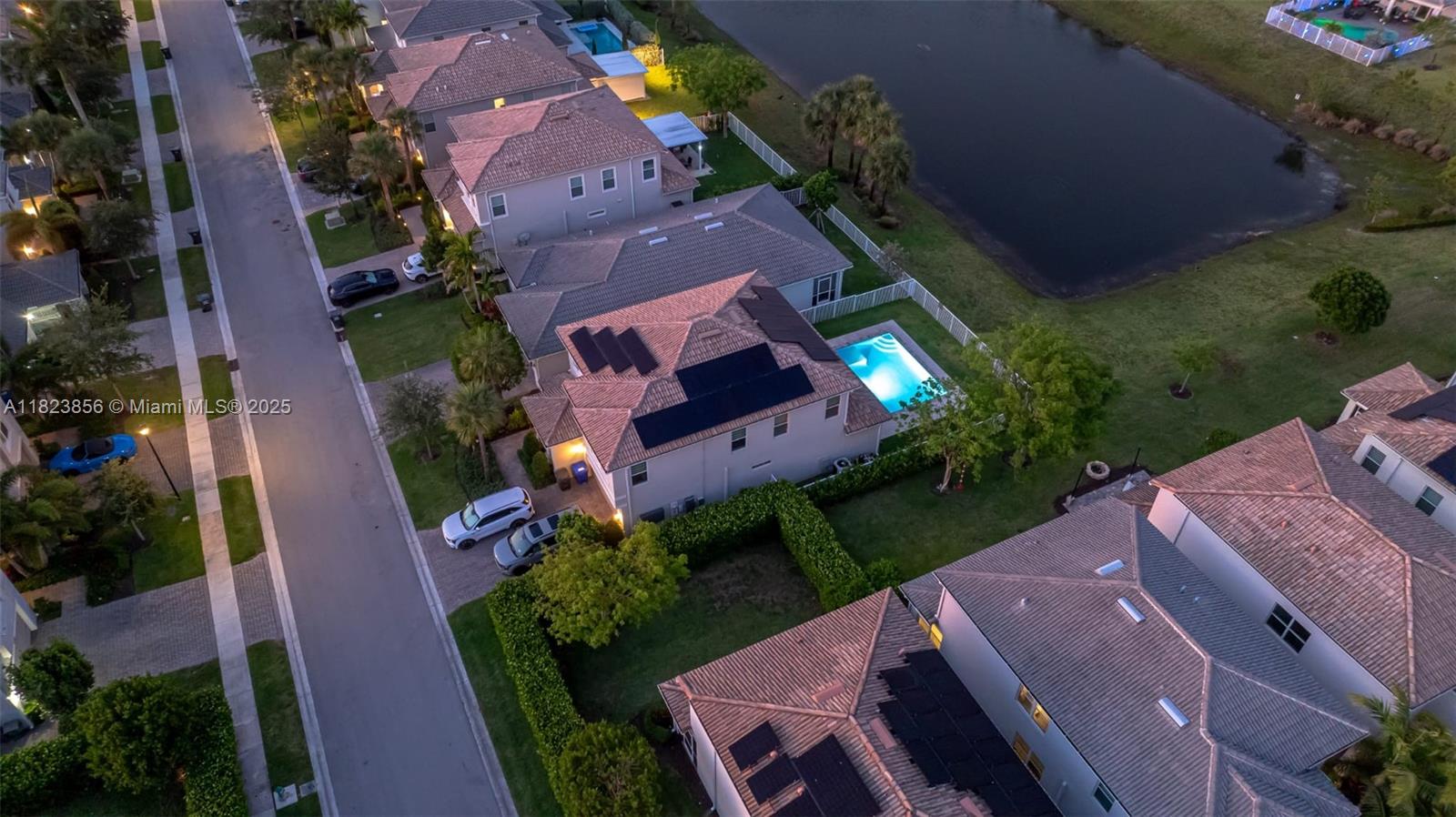 1595 Pongam Ter, Hollywood, FL, 33021/$1,400,000 3 1595 Pongam Ter