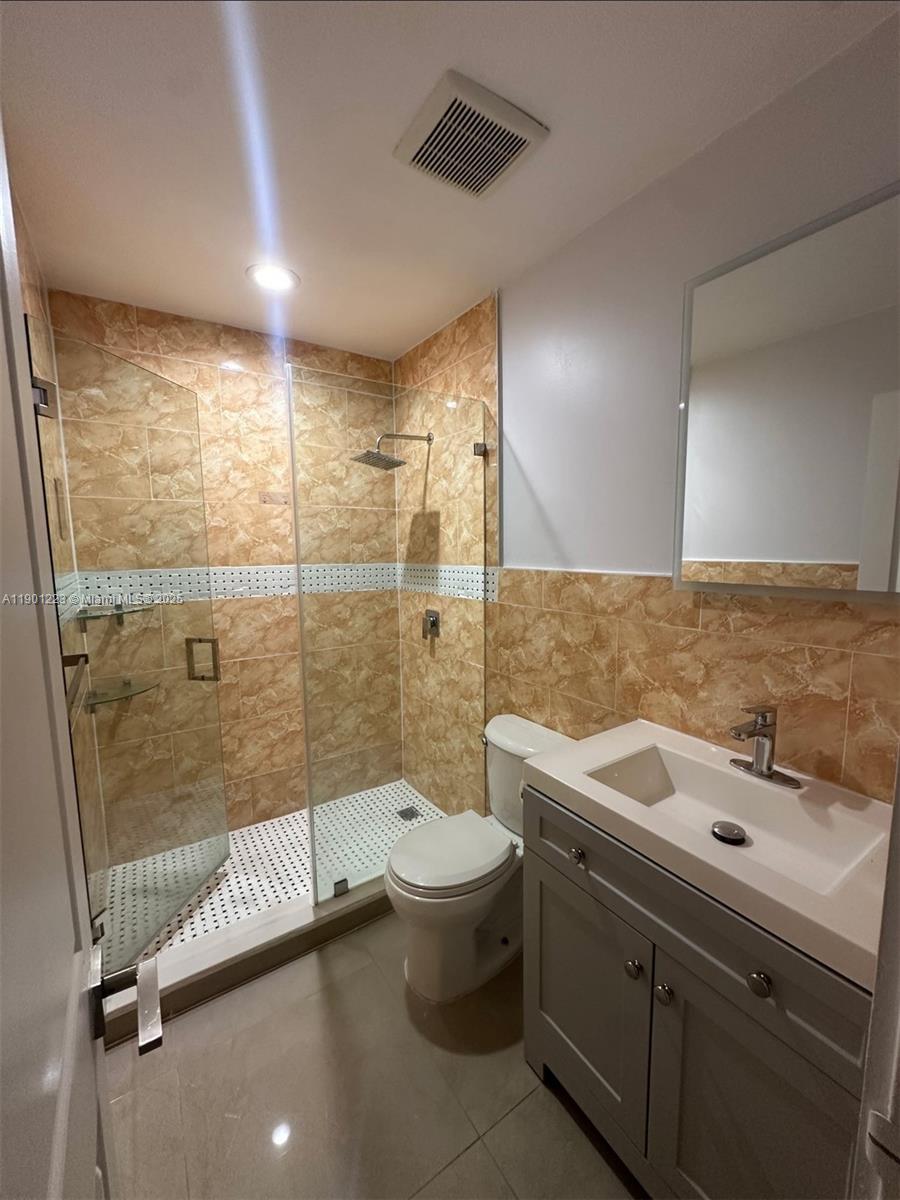 OAK PARK SEC 2 - Residential Lease