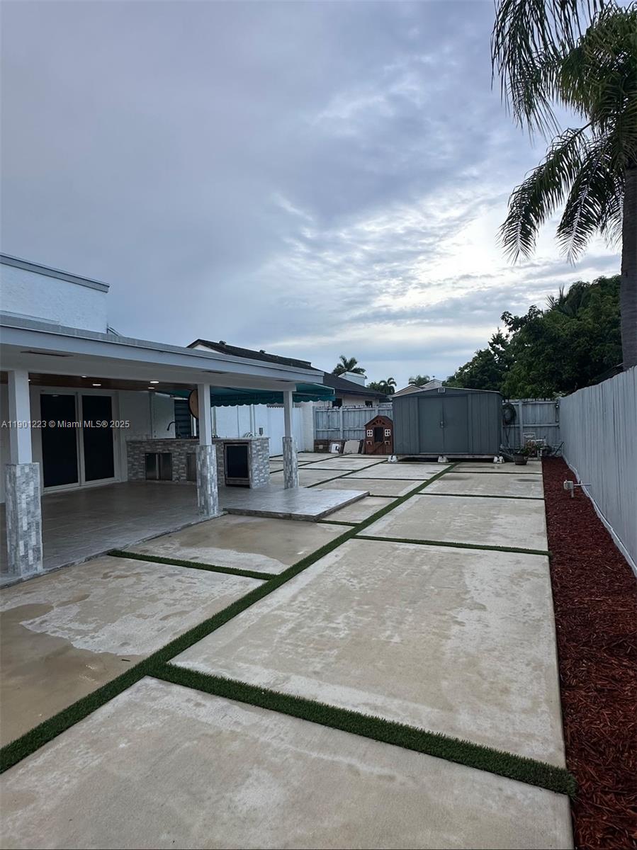 OAK PARK SEC 2 - Residential Lease