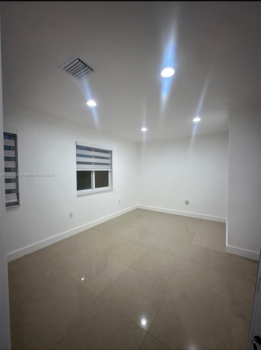 OAK PARK SEC 2 - Residential Lease