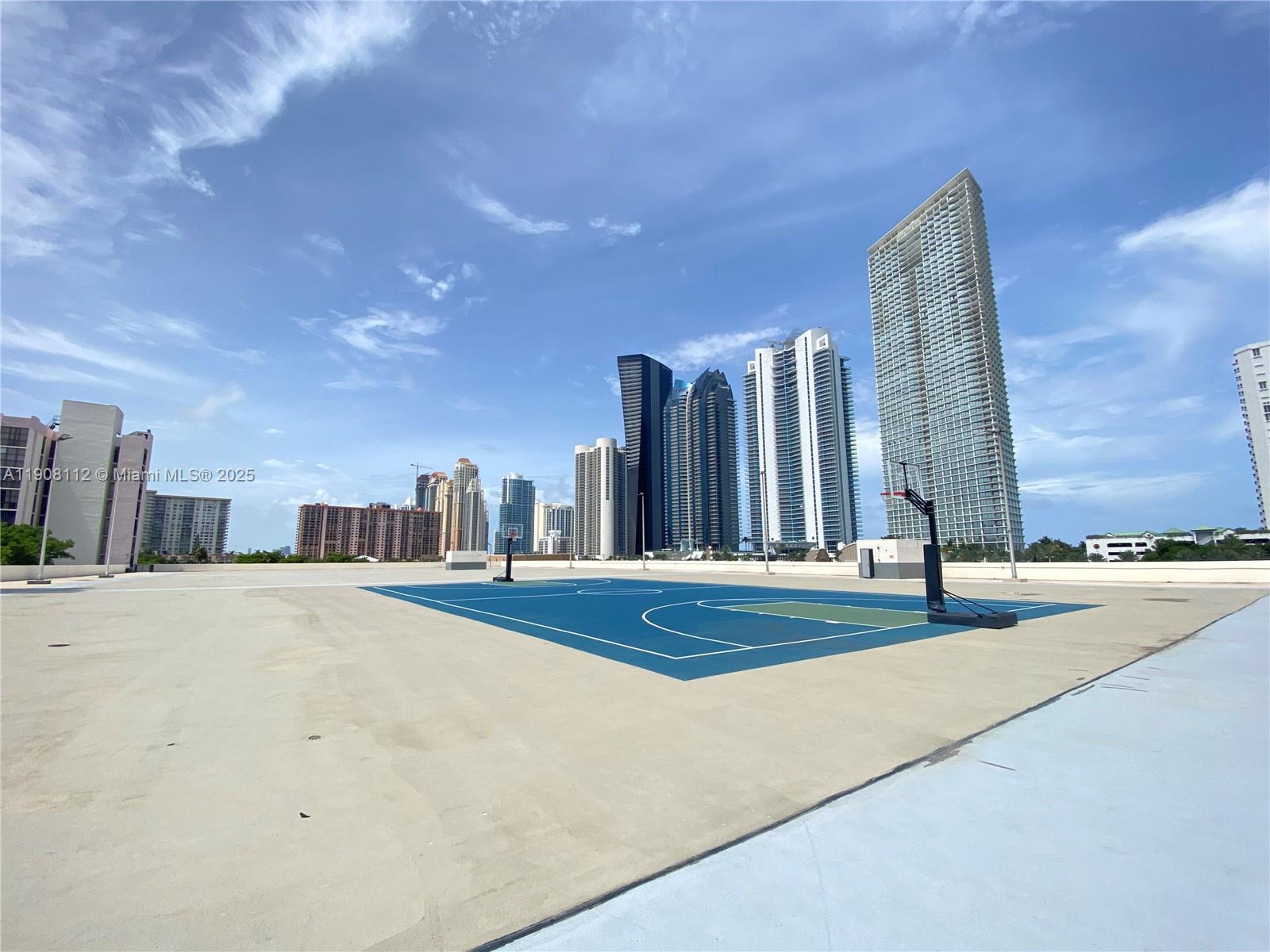 PLAZA OF AMERICAS CONDO P - Residential Lease