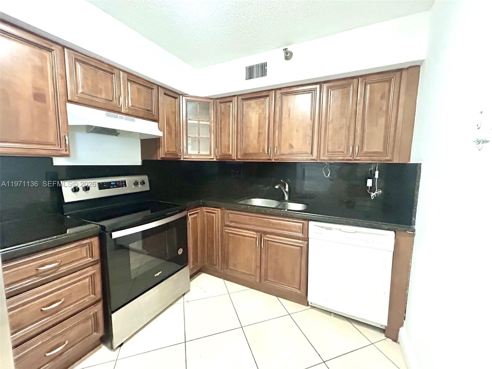 MYSTIC POINTE TOWER 600 C - Residential