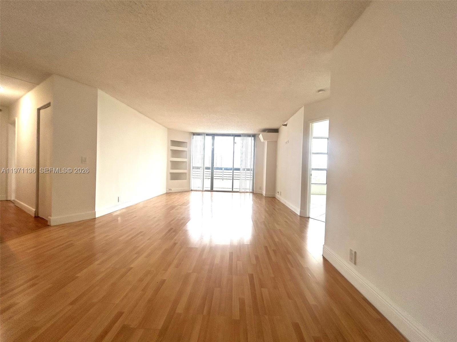 MYSTIC POINTE TOWER 600 C - Residential