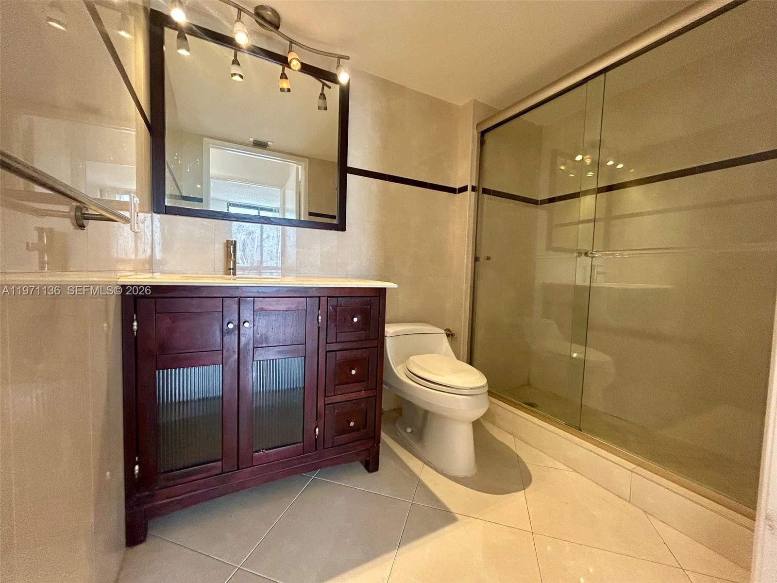 MYSTIC POINTE TOWER 600 C - Residential