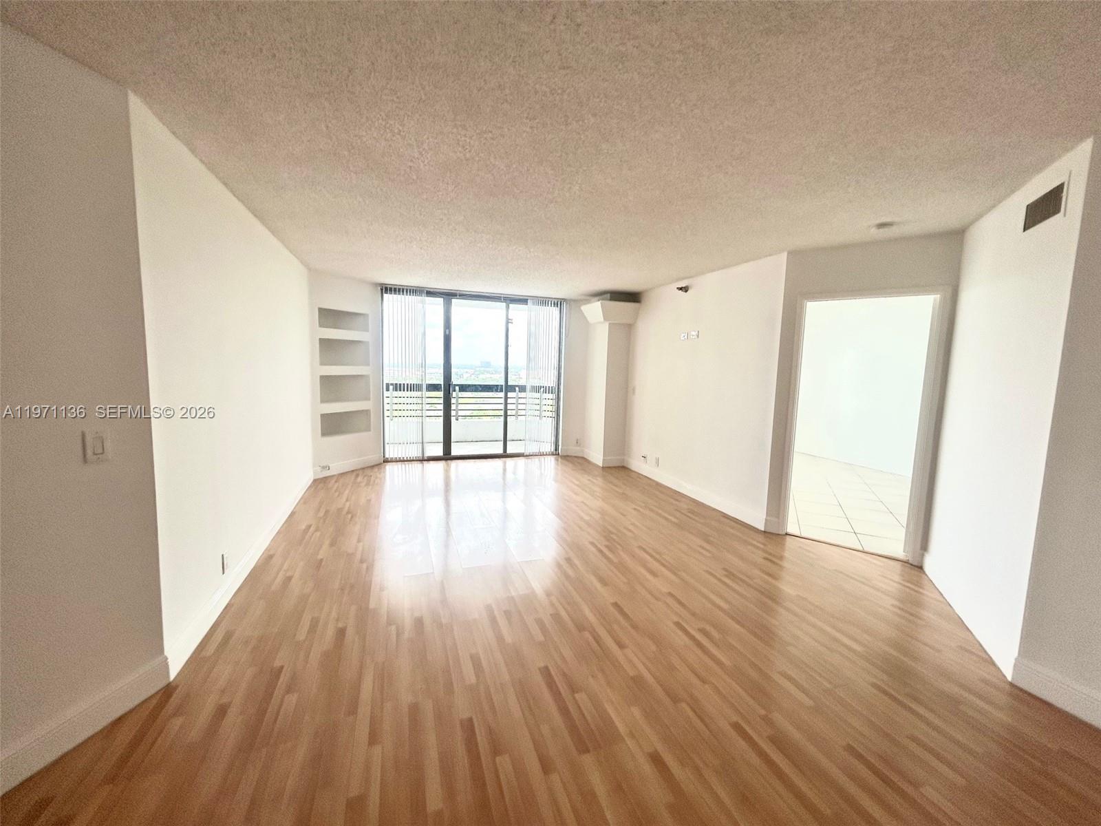 MYSTIC POINTE TOWER 600 C - Residential