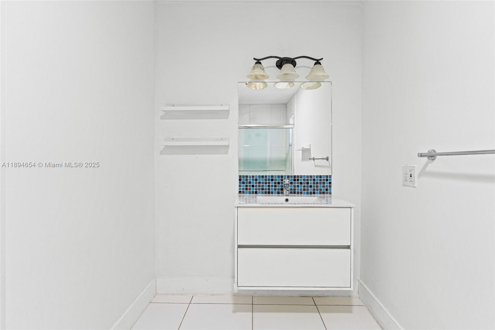 BUNCHE PARK - Residential