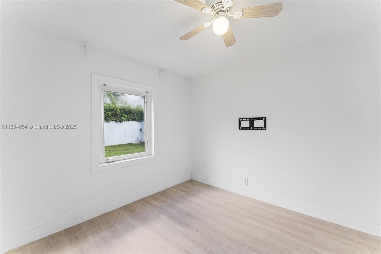 BUNCHE PARK - Residential