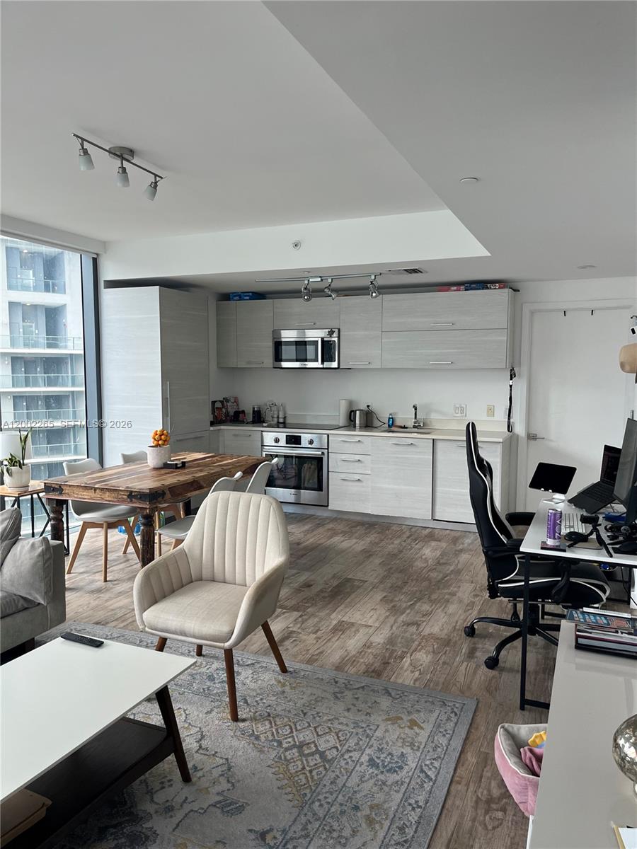 PARAISO BAY CONDO - Residential Lease