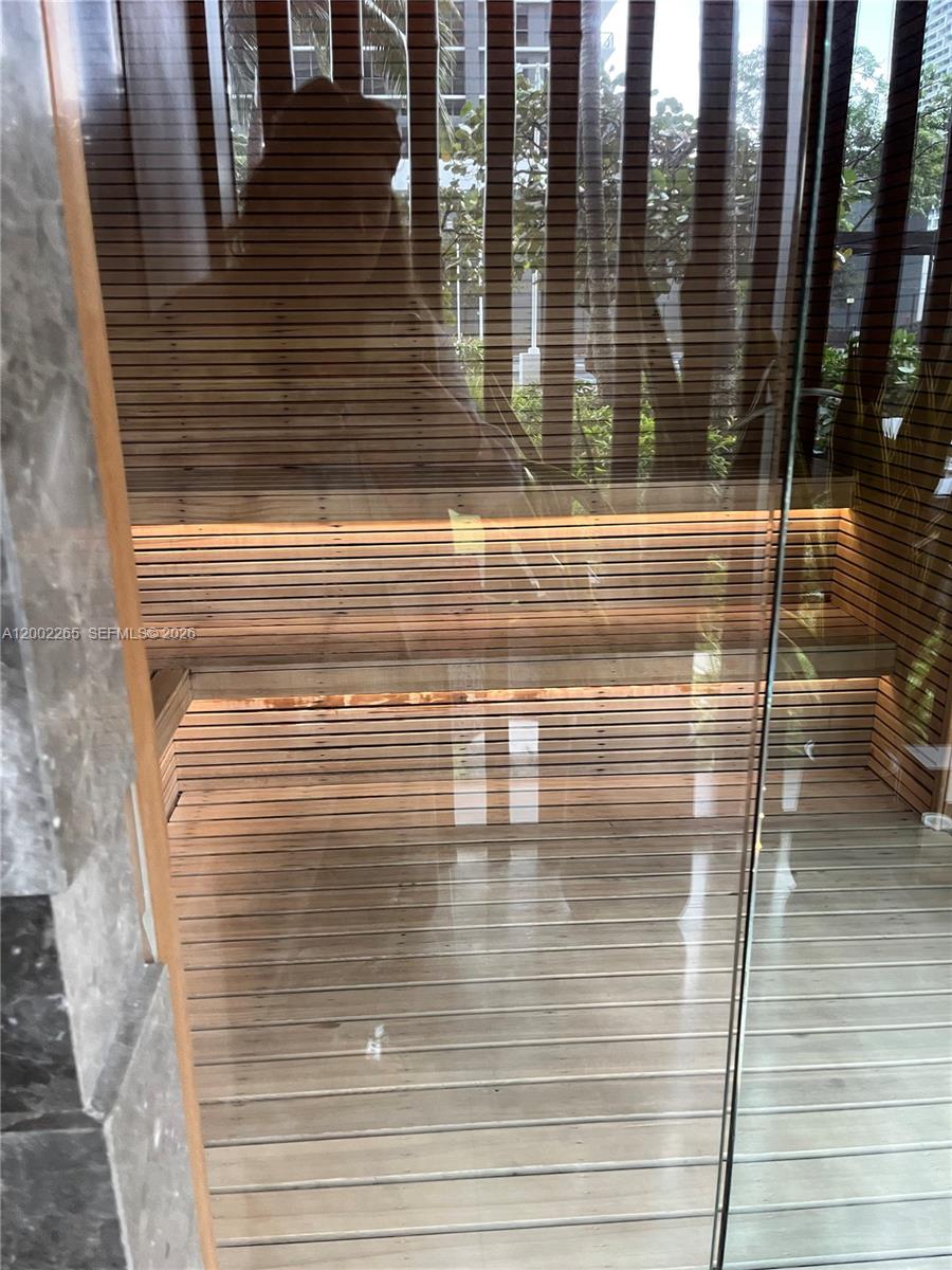 PARAISO BAY CONDO - Residential Lease