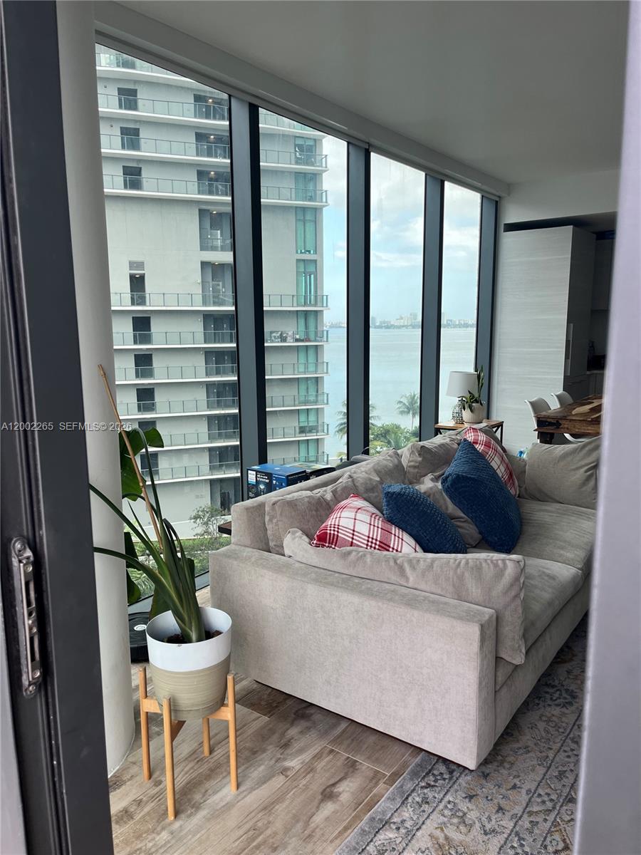 PARAISO BAY CONDO - Residential Lease