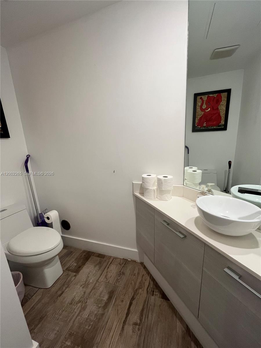 PARAISO BAY CONDO - Residential Lease