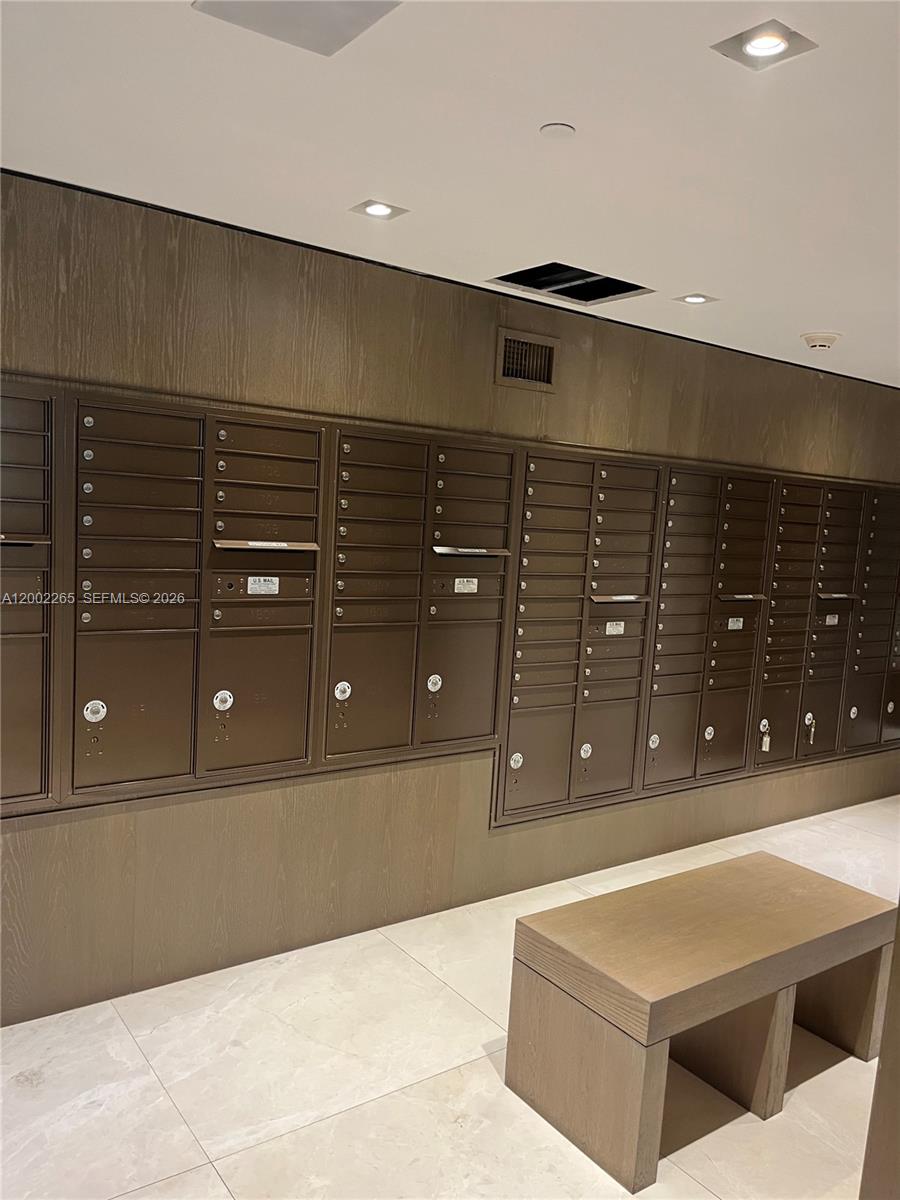 PARAISO BAY CONDO - Residential Lease