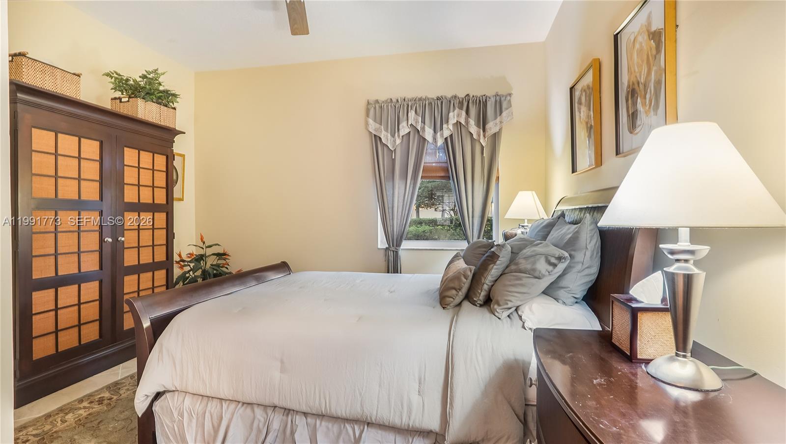 SUNSET LAKES PLAT TWO - Residential