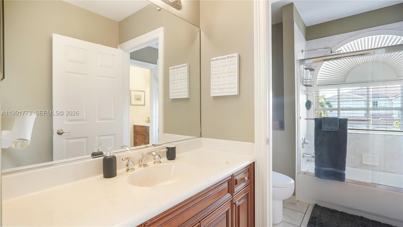 SUNSET LAKES PLAT TWO - Residential