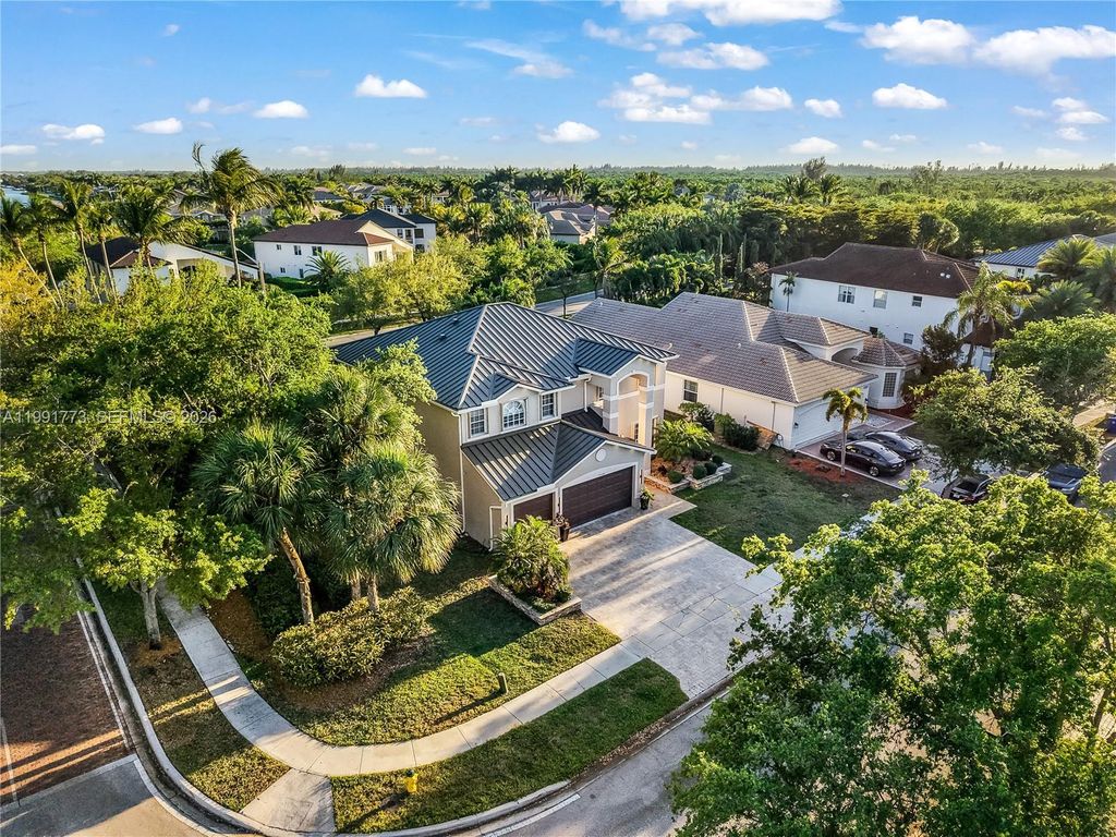 Photo of 19400 SW 39th Ct, Miramar, FL 33029 (MLS # A11991773)