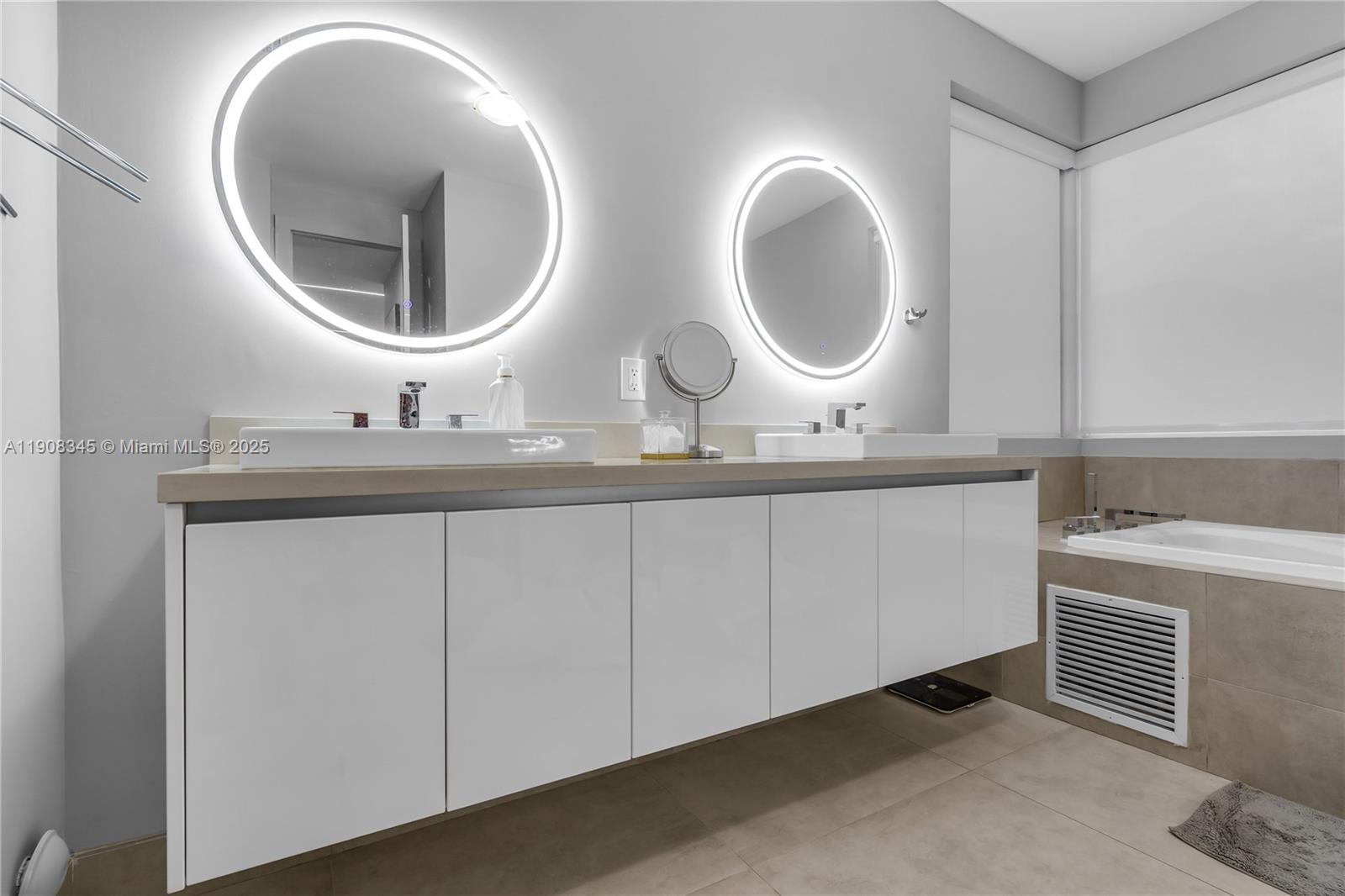 DORAL COMMONS RESIDENTIAL - Residential Lease