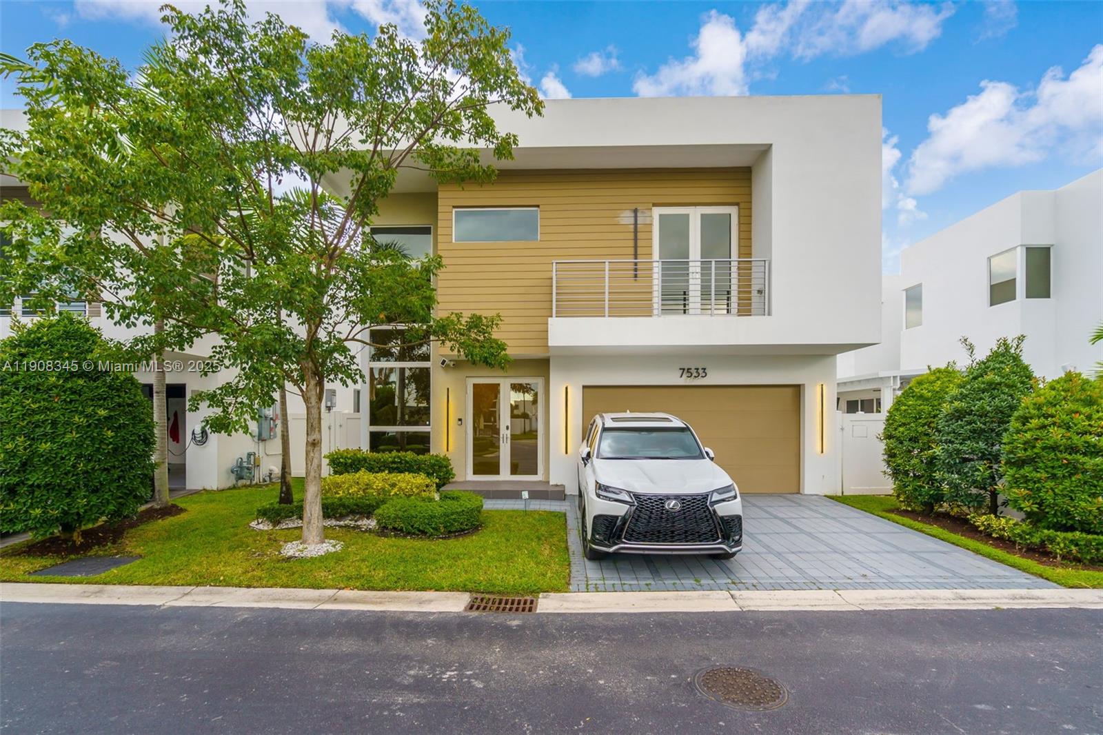 DORAL COMMONS RESIDENTIAL - Residential Lease