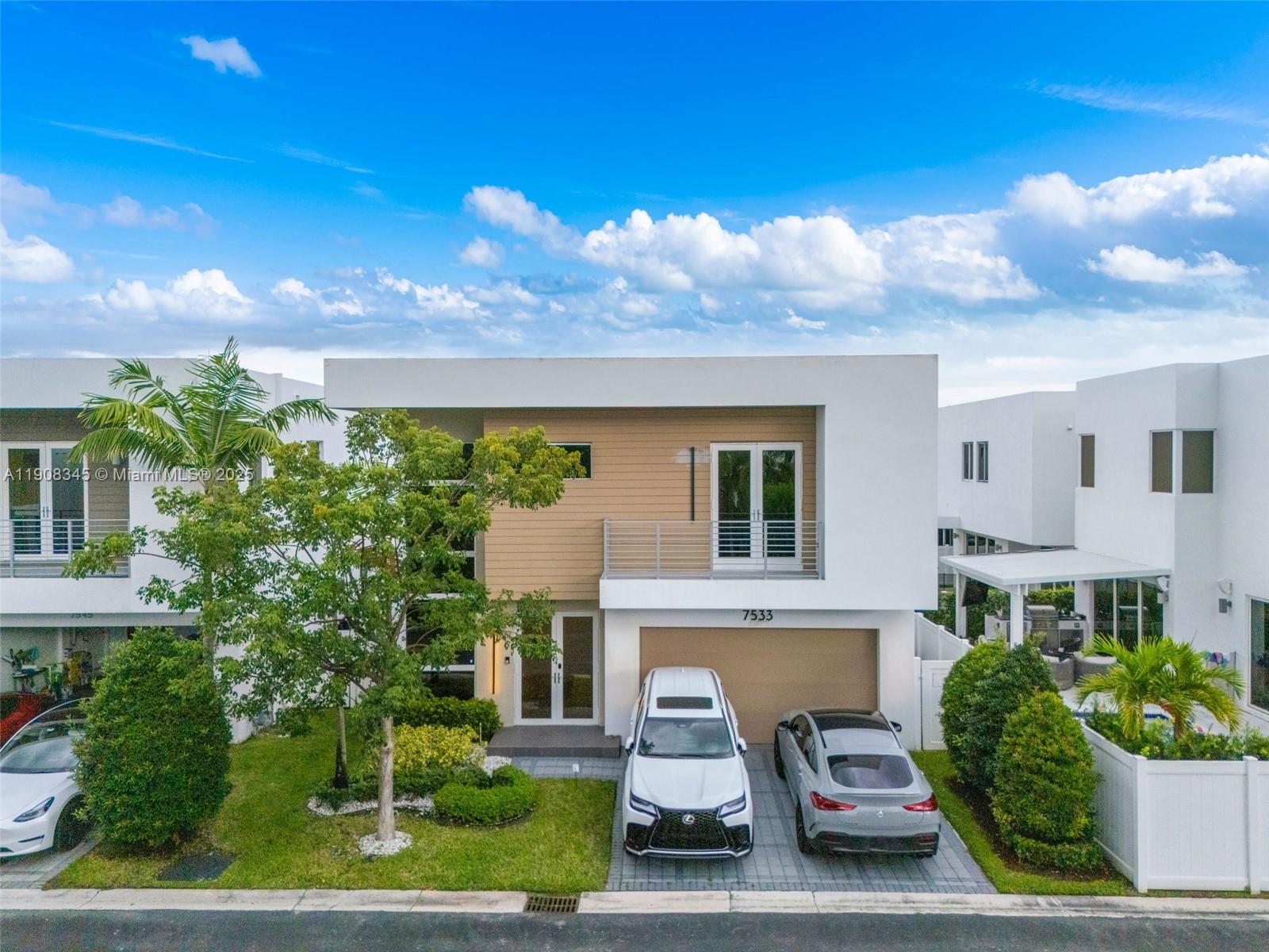 DORAL COMMONS RESIDENTIAL - Residential Lease