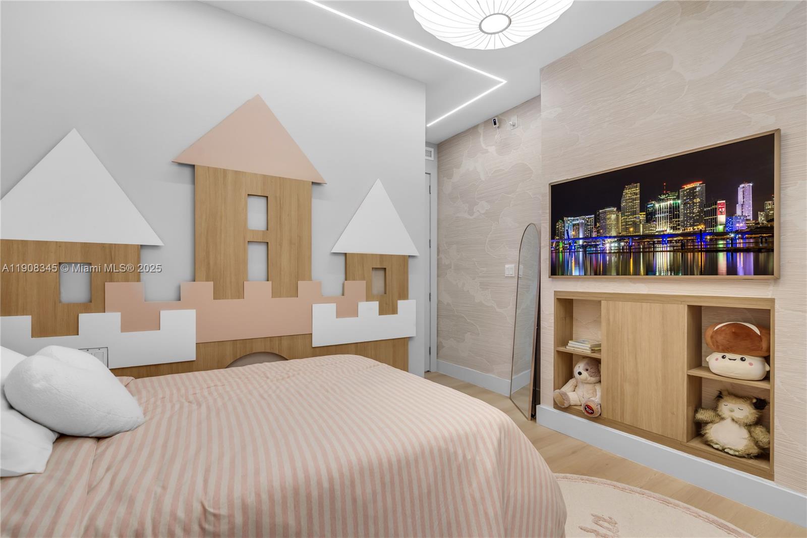 DORAL COMMONS RESIDENTIAL - Residential Lease