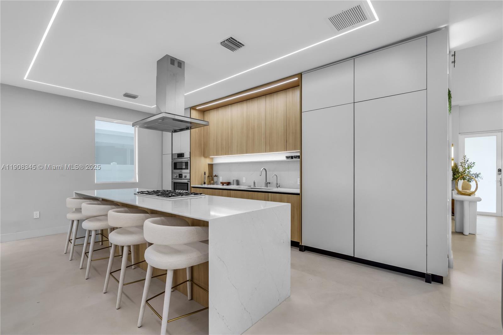 DORAL COMMONS RESIDENTIAL - Residential Lease