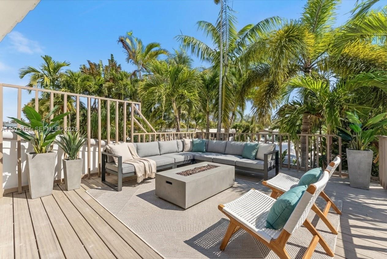 LAUDERDALE ISLES NO 2-BLK - Residential