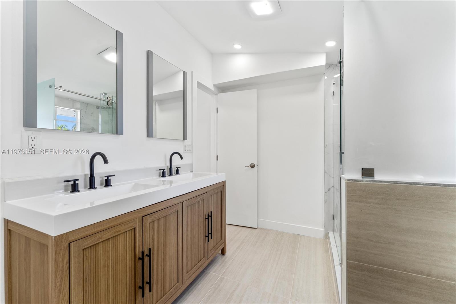 LAUDERDALE ISLES NO 2-BLK - Residential