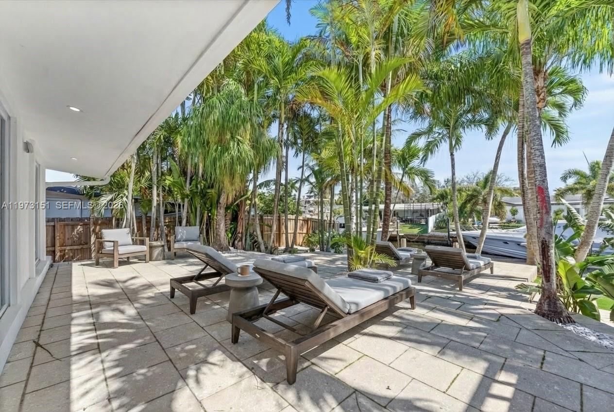 LAUDERDALE ISLES NO 2-BLK - Residential