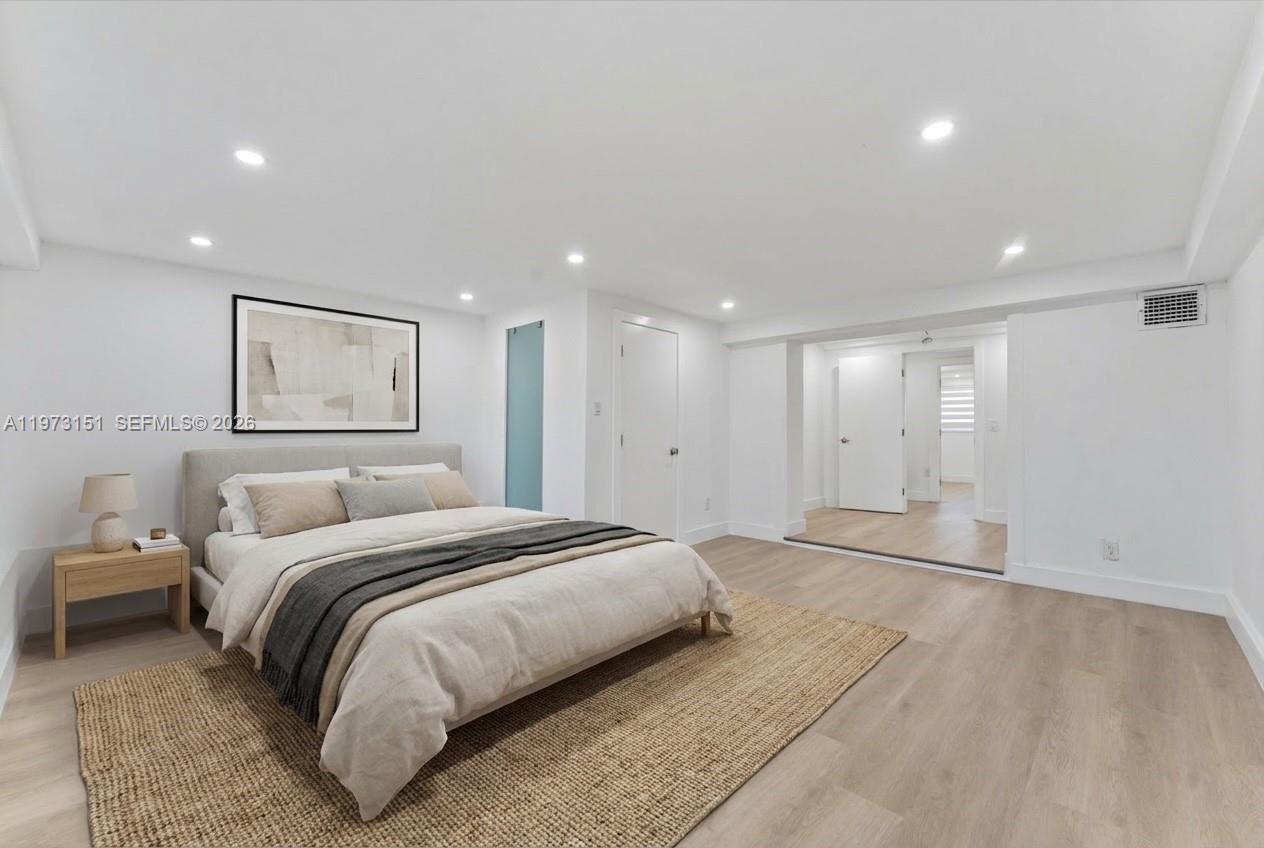 LAUDERDALE ISLES NO 2-BLK - Residential