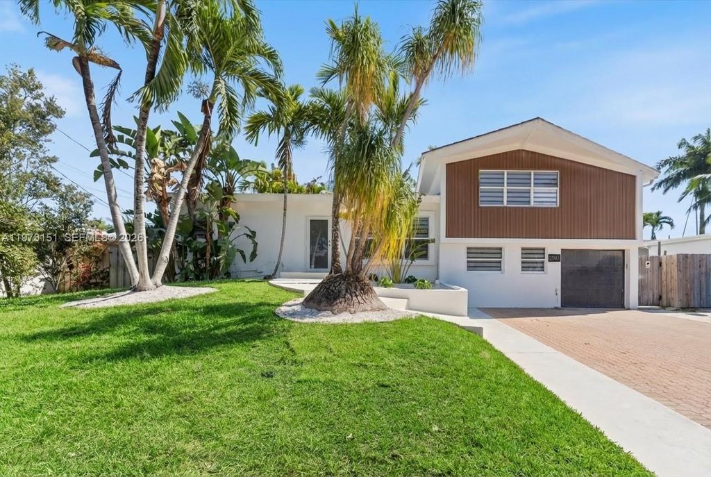 Photo of 2548 Tortugas Ln, Fort Lauderdale, FL 33312 (MLS # A11973151)
