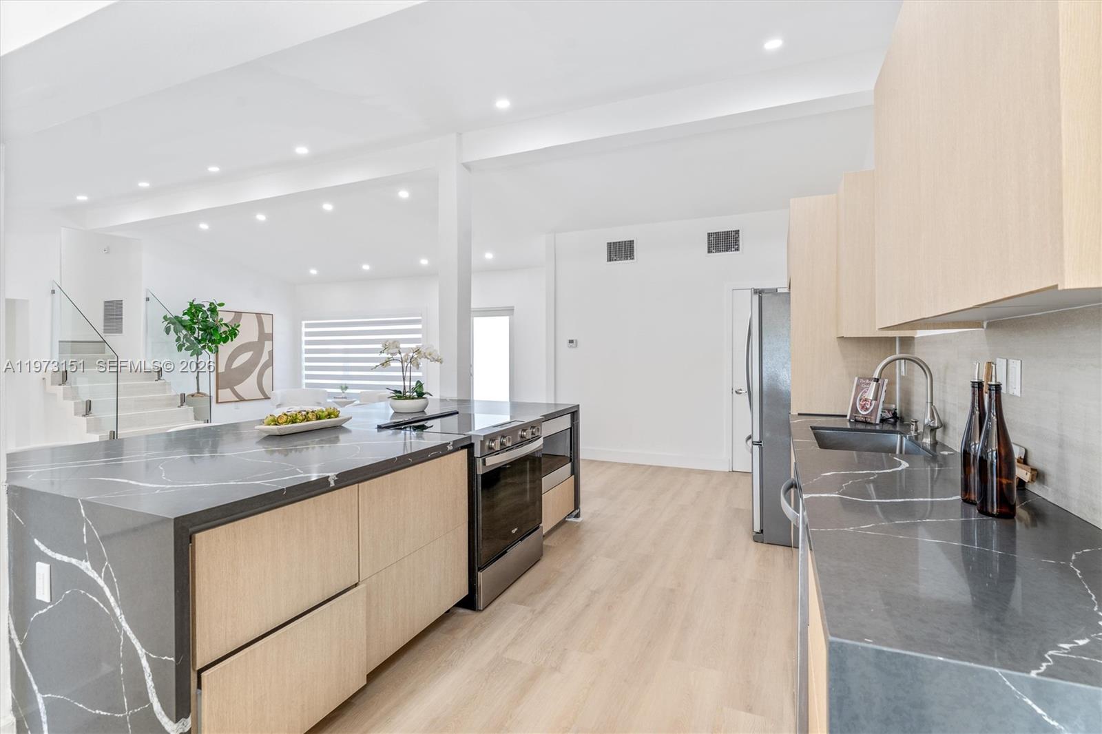 LAUDERDALE ISLES NO 2-BLK - Residential