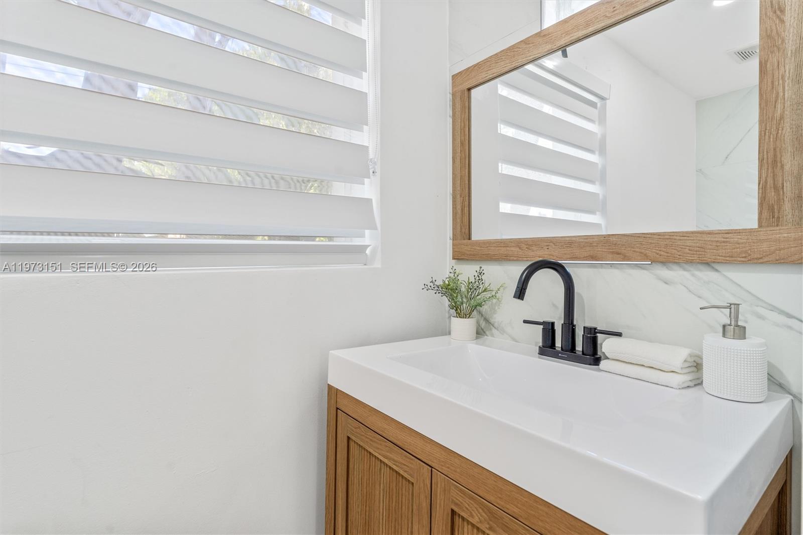 LAUDERDALE ISLES NO 2-BLK - Residential