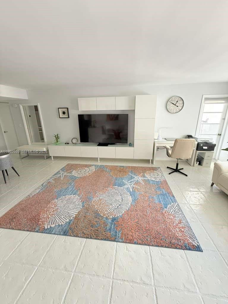 COMMODORE PLAZA CONDO - Residential Lease