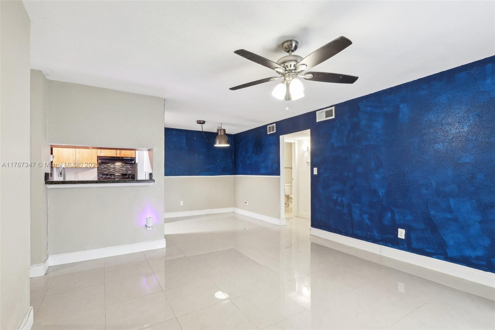 733 Riverside Dr 1217
