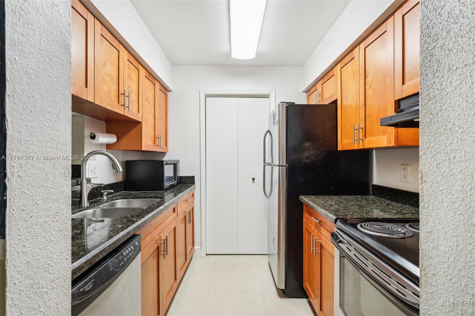 733 Riverside Dr 1217