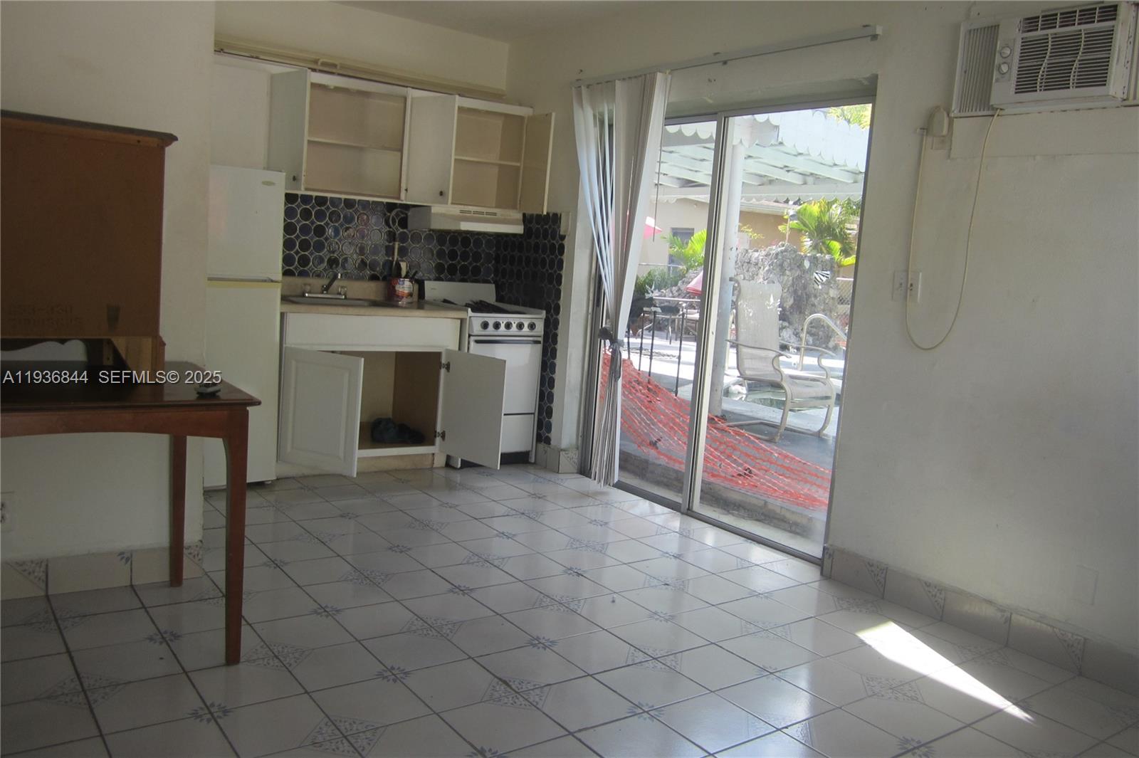 SOUTH SIDE PARK - Residential Lease