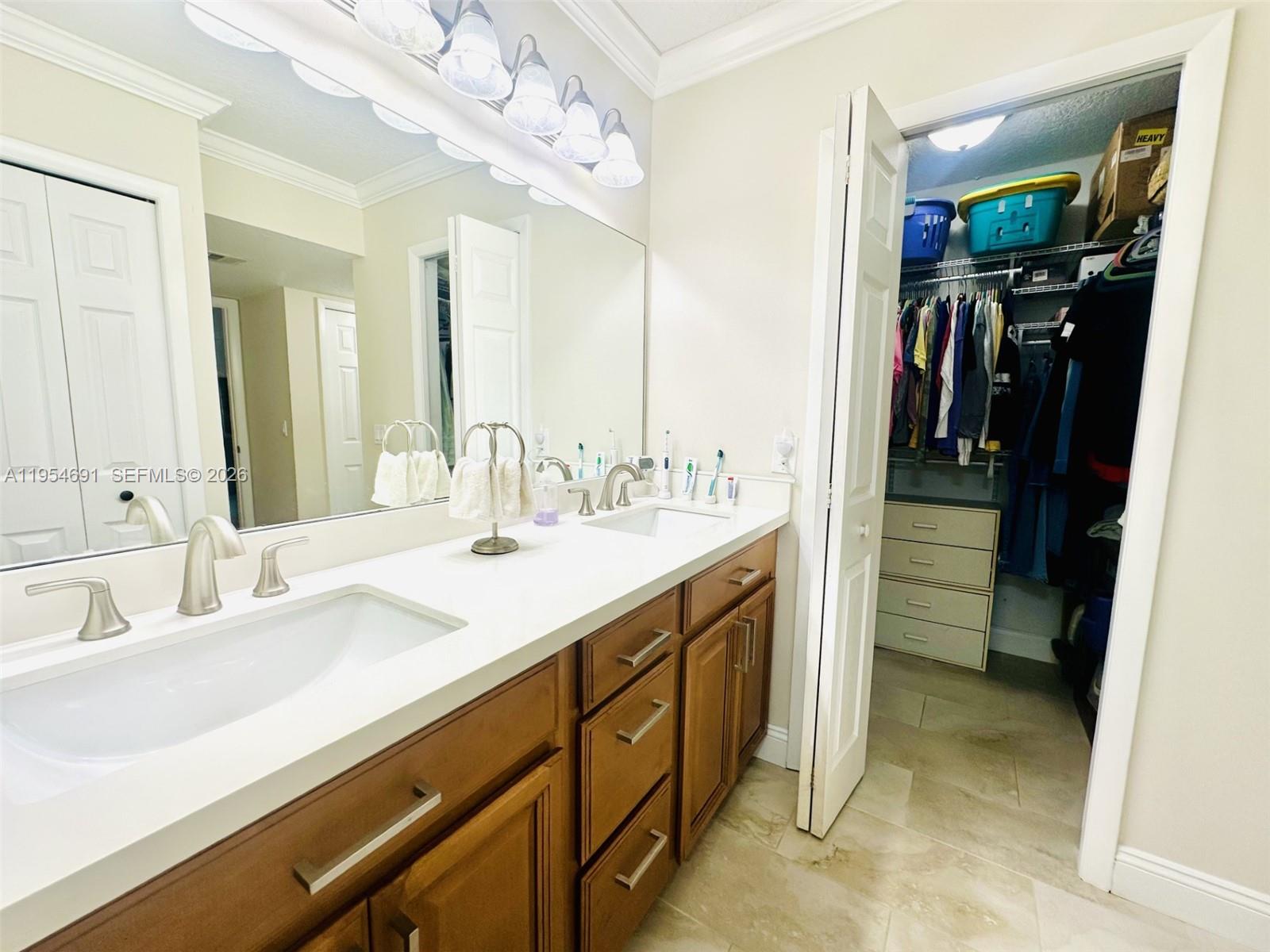 RACQUET CLUB APARTMENTS A - Residential