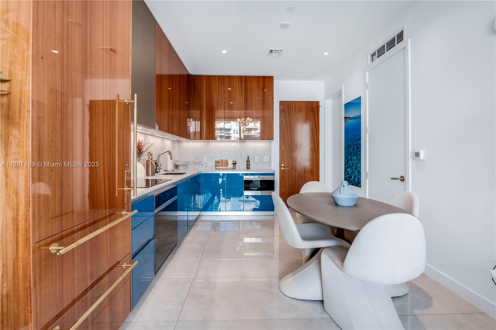 2655 S Bayshore Dr 1406