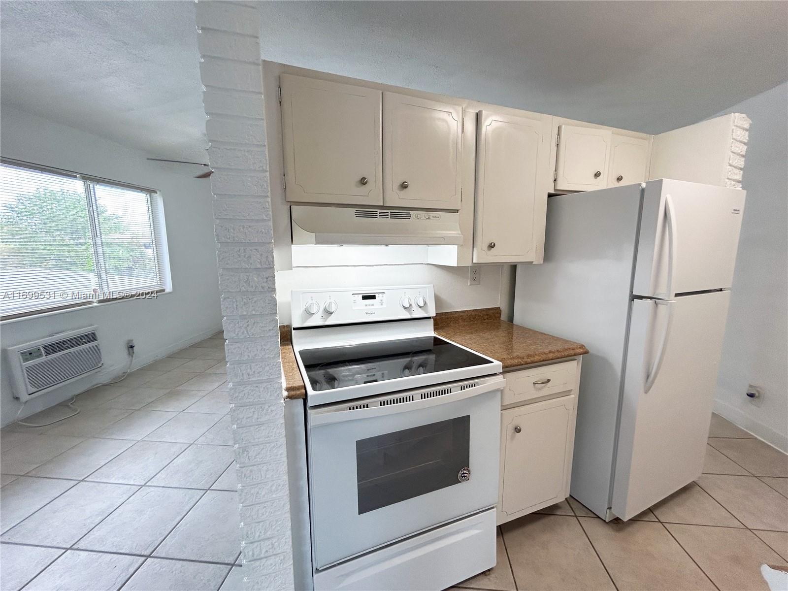 Rental Property at 3049 Nw 9th Ave 8, Wilton Manors, Broward County, Florida - Bedrooms: 1 
Bathrooms: 1  - $1,550 MO.