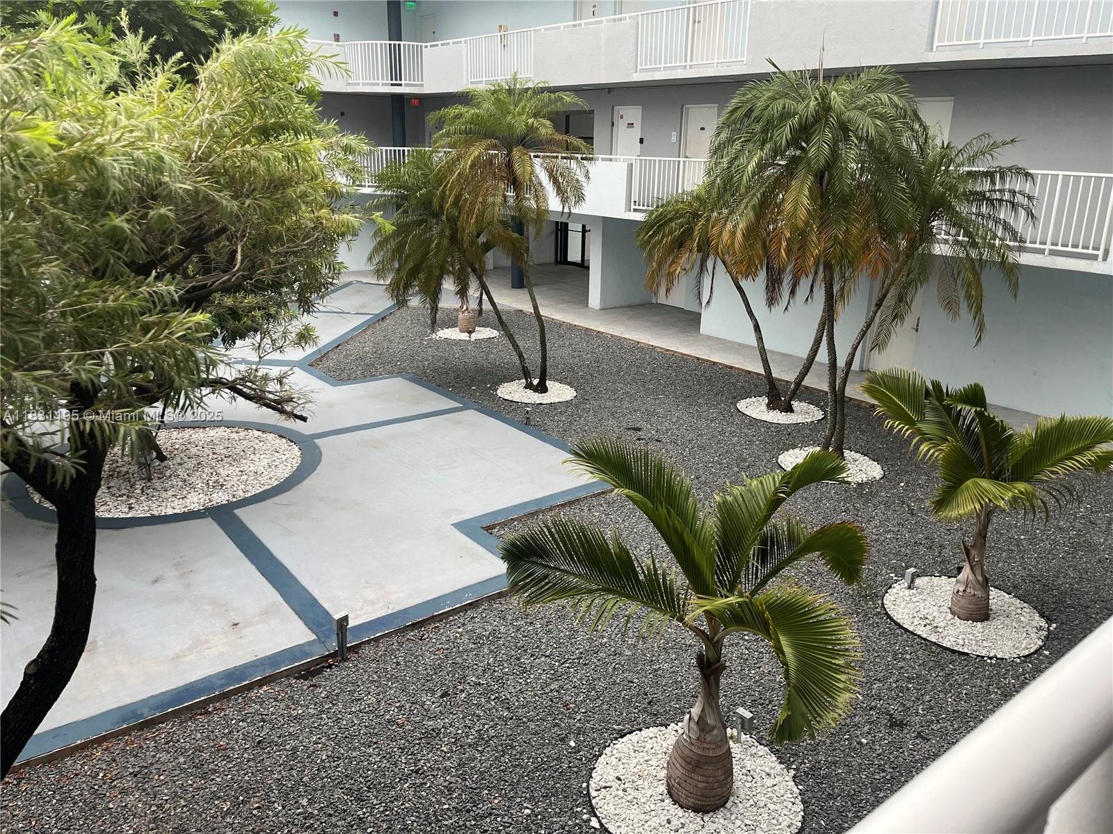 AZUL AT FONTAINEBLEAU CON - Residential