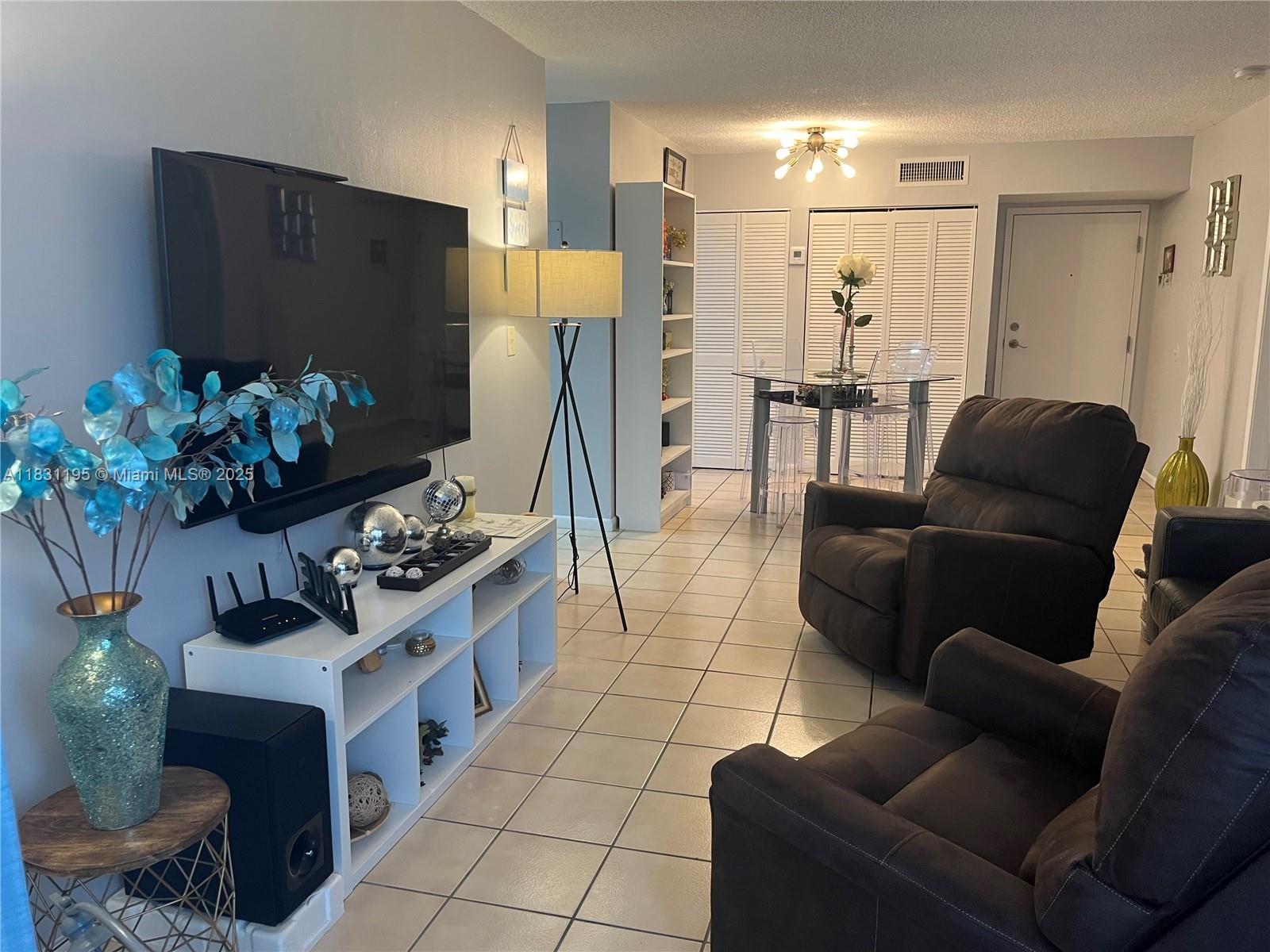 AZUL AT FONTAINEBLEAU CON - Residential