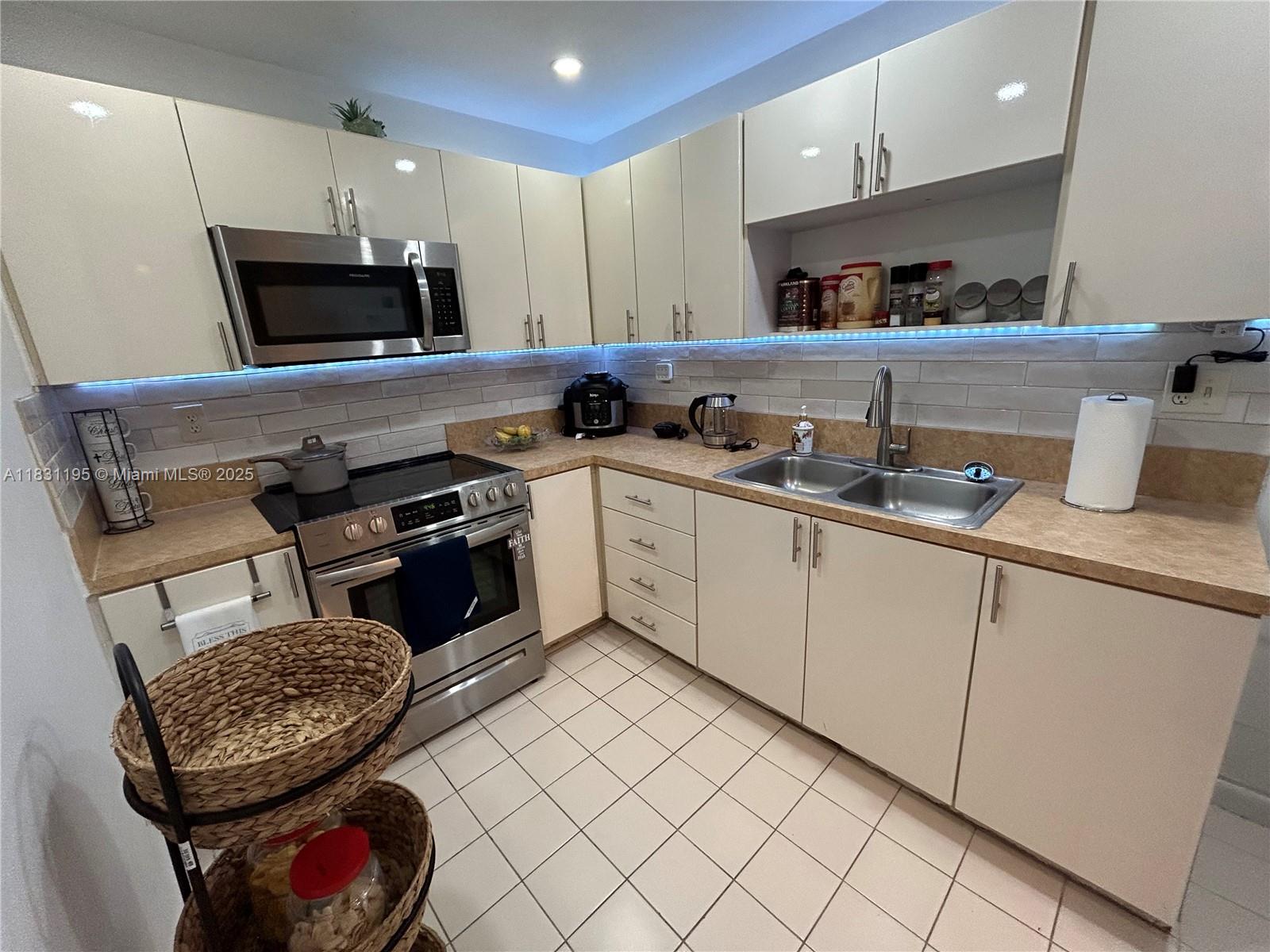 Location!! Location!! Price to Sell!! Seller Motivated!!
Welcome to this amazing updated apartment! 2-Bedrooms, 2 Bath, in the desirable neighborhood of Azul At Fontainebleau, Miami, FL. This charming home offers a very spacious master bedroom with walking closet. New Washer & Dryer inside the unit. New A/C installed in 2023. Beautifully remodeled kitchen with fancy lights.
Conveniently located close to Miami Airport, Dolphin Mall, Top rated supermarkets (Costco, Walmart..) Yes, with this cozy home, you can have it all! Schedule a showing today and experience the luxury and comfort this property has to offer!! HOA has reserves!!