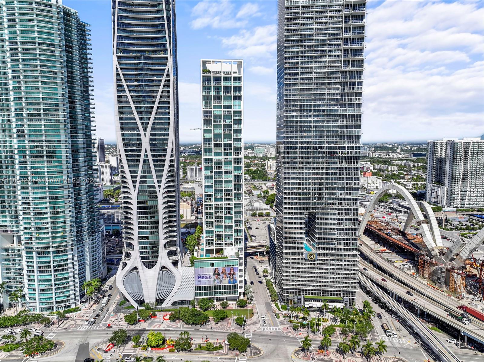 Rare Leasing opportunity at Iconic Ten Museum Park. Live in one of Downtown Miami's most architecturally significant buildings, a boutique luxury tower designed by architect Chad Oppenheim. This expansive 20-foot ceilings, and floor-to-ceiling windows showcasing the stunning views of Museum Park, the Perez Art Museum, Frost Museum of Science, and sunrises over Biscayne Bay. Enjoy a full suite of curated amenities, including multiple swimming pools, 2 fitness centers, C.L.P-SPA, 24-hour concierge and valet (2 parking spaces), as well as an exclusive membership to Bentley Beach Club.
Unfurnished and available for a 1-year lease.
Walk to world-class dining, culture, and the waterfront. Do not miss this rare chance to lease a sophisticated residence in one of Miami's most iconic addresses.