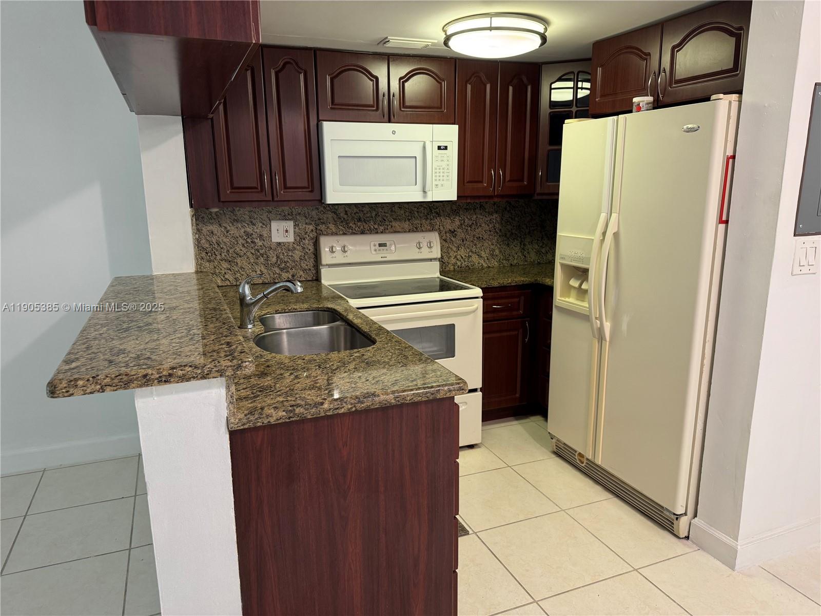 CORAL POINTE TOWNHOMES CO - Residential