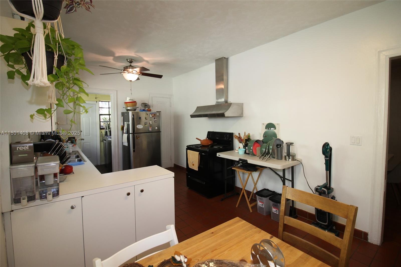 C GABLES GRANADA SEC REV - Residential