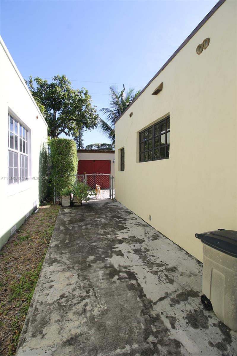 C GABLES GRANADA SEC REV - Residential