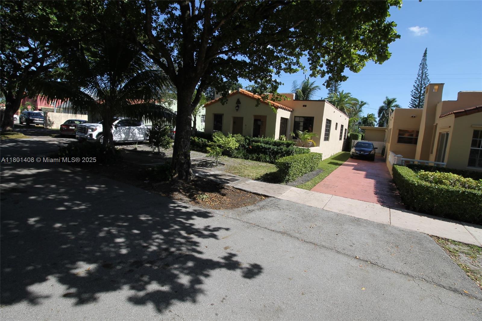 C GABLES GRANADA SEC REV - Residential